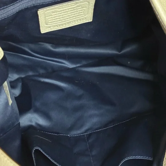 Coach Elegant Cream Leather Tote Bag - Picture 7 of 10